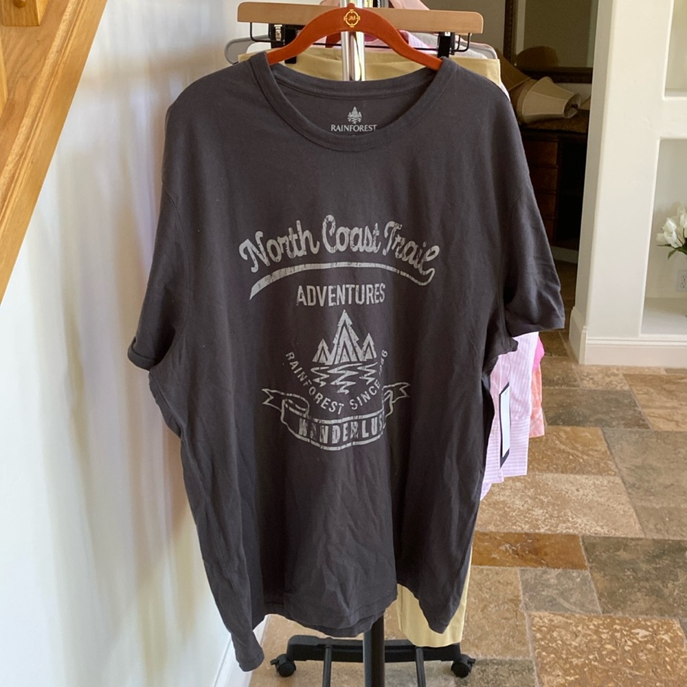 Mens Rainforest brand tshirt - size XL.